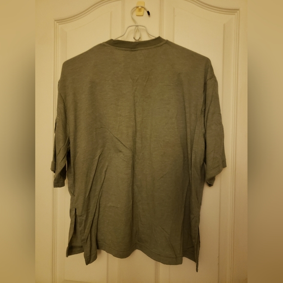 NWOT Adidas workout top - Picture 2 of 4